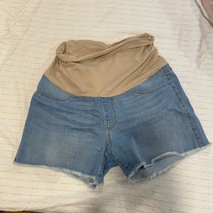 Jean maternity shorts from stitch fix size 29